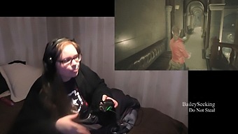 Resident Evil 2: Strip Tease And Gameplay