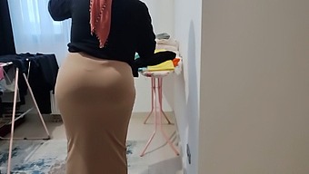 Neskutočné Túžby Mojej Nevlastnej Matky Po Sexe S Ňou Ma Priťahujú.