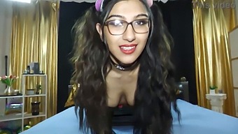 Desi To Seksualnie Odważny I Kochający Spermę Partner.